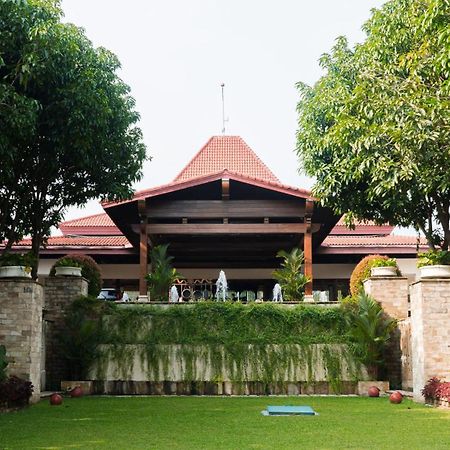 Lorin Solo Hotel Luaran gambar