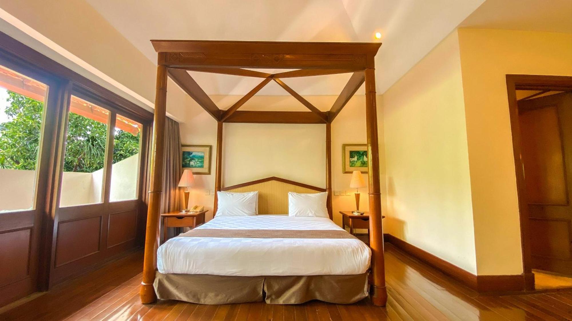 Lorin Solo Hotel Luaran gambar