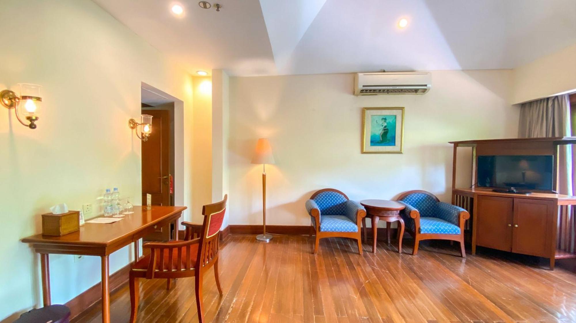 Lorin Solo Hotel Luaran gambar