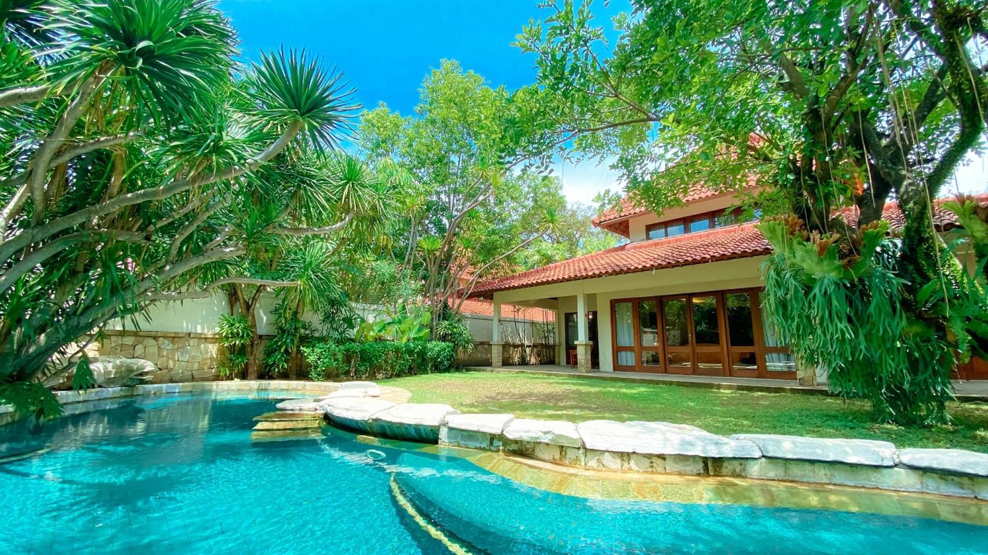 Lorin Solo Hotel Luaran gambar